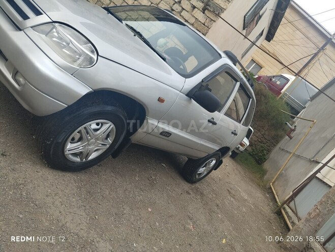 Chevrolet Niva-2