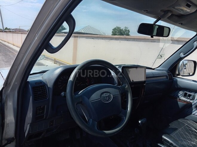Toyota Land Cruiser Prado-5