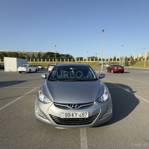 Hyundai Elantra-1