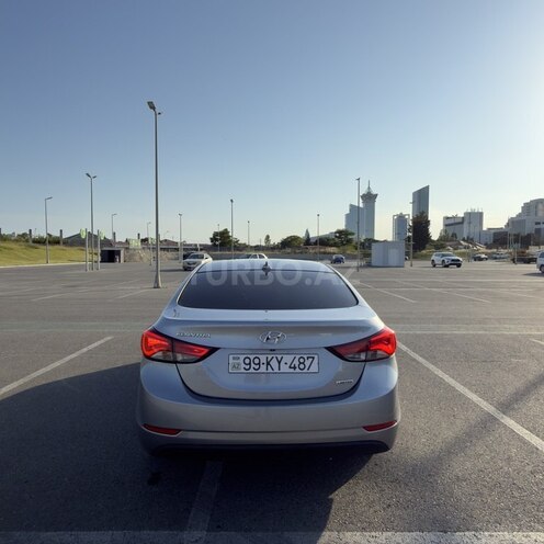 Hyundai Elantra-5