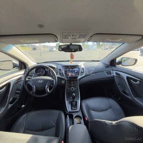 Hyundai Elantra-6