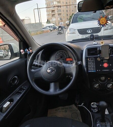 Nissan March-6