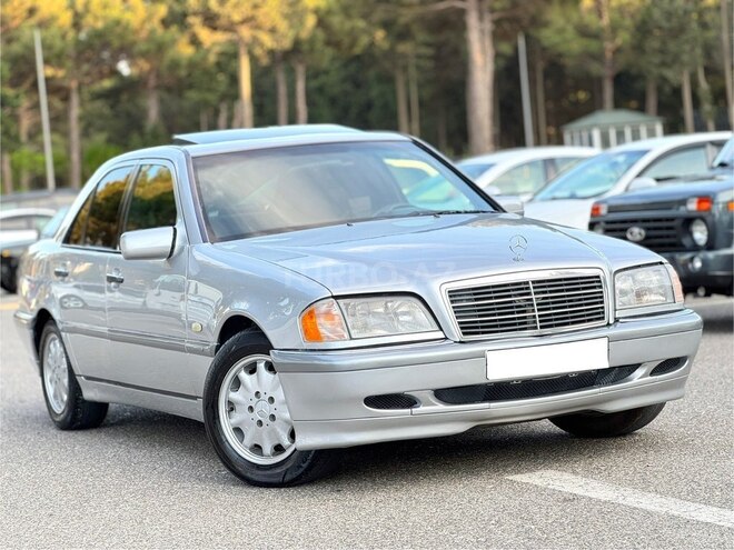 Mercedes C 200-1