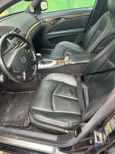 Mercedes E 320-6