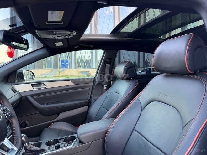 Hyundai Sonata-15