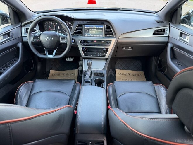 Hyundai Sonata-12