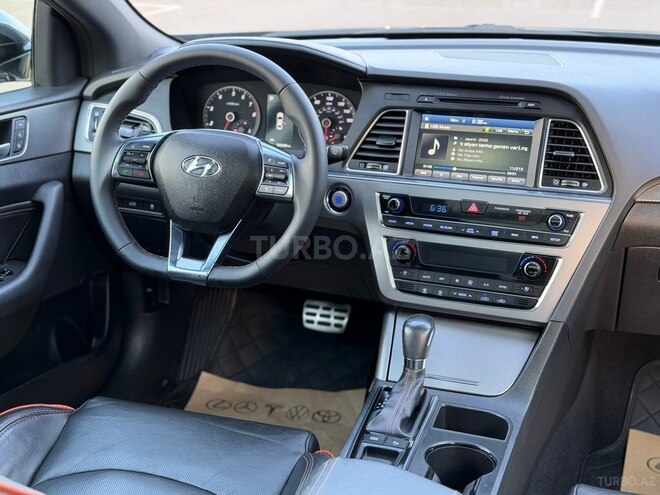 Hyundai Sonata-14