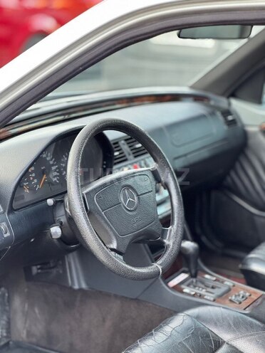 Mercedes C 200-11