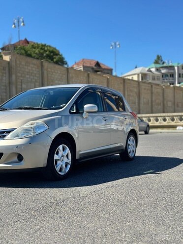 Nissan Tiida-9