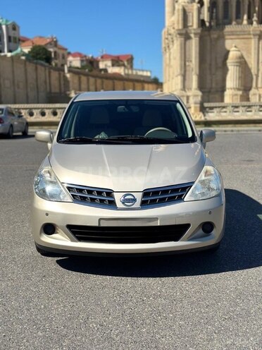 Nissan Tiida-1