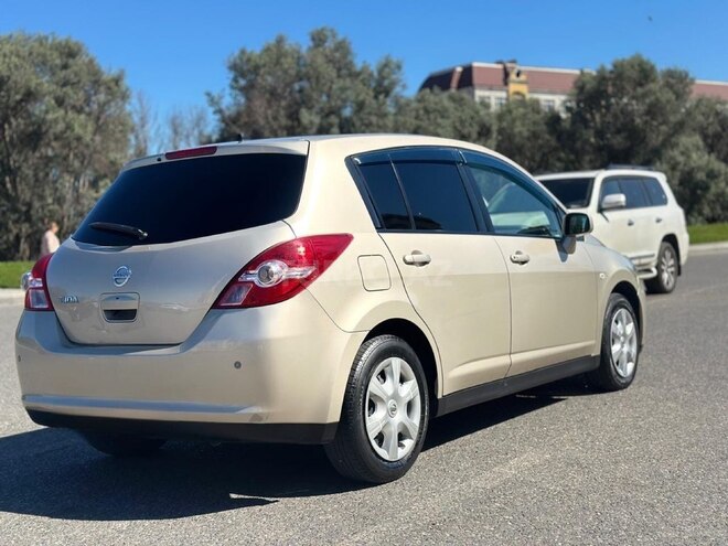 Nissan Tiida-8