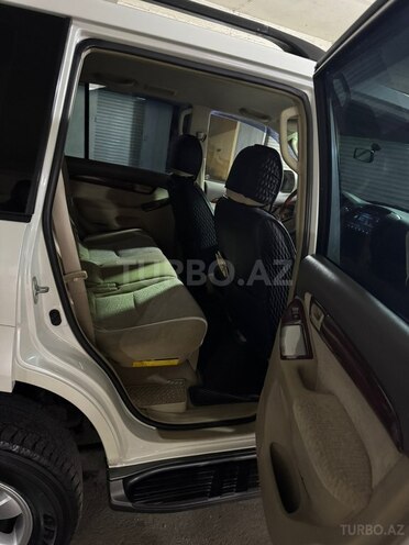 Toyota Land Cruiser Prado-17