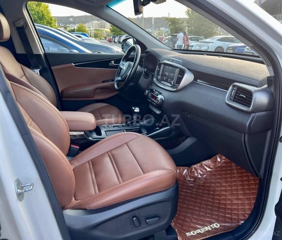 Kia Sorento-19