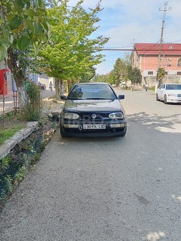 Volkswagen Polo-1