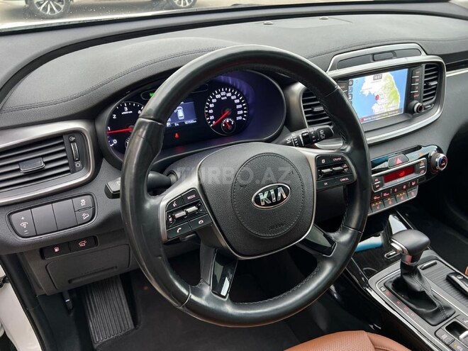 Kia Sorento-13