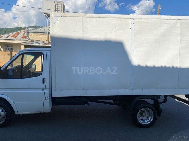 Ford Transit-4