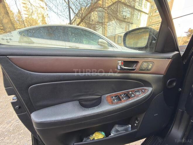 Hyundai Genesis-13
