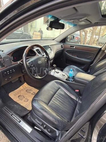 Hyundai Genesis-15