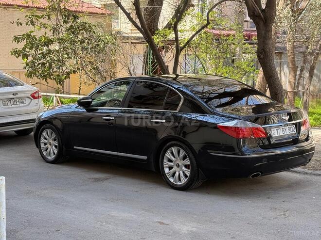 Hyundai Genesis-8