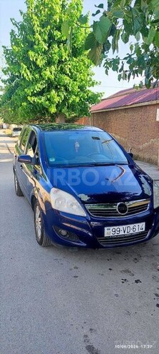 Opel Zafira-5