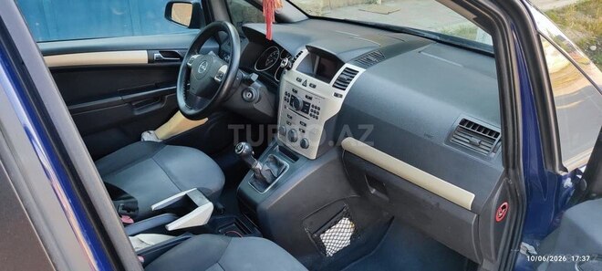Opel Zafira-6