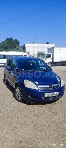 Opel Zafira-8