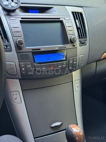 Hyundai Sonata-11