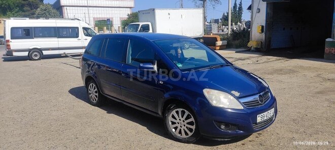 Opel Zafira-9