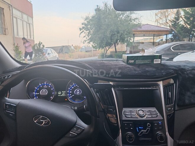 Hyundai Sonata-6