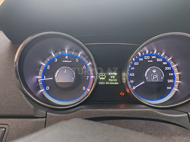 Hyundai Sonata-5