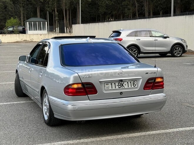 Mercedes E 280-8