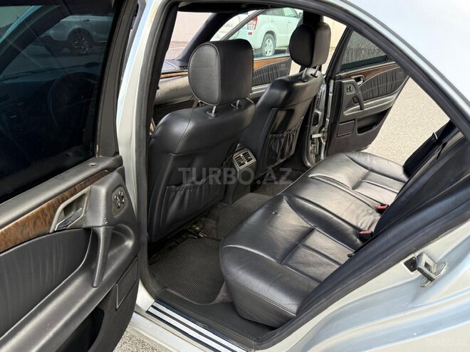 Mercedes E 280-13