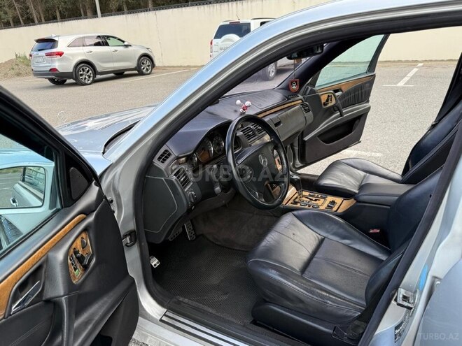 Mercedes E 280-12
