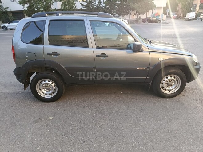 Chevrolet Niva-2