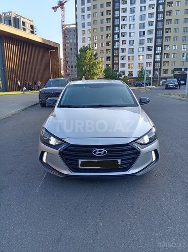 Hyundai Elantra-2