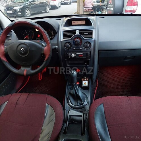 Renault Megane-2