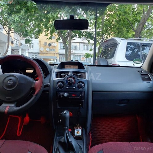 Renault Megane-6