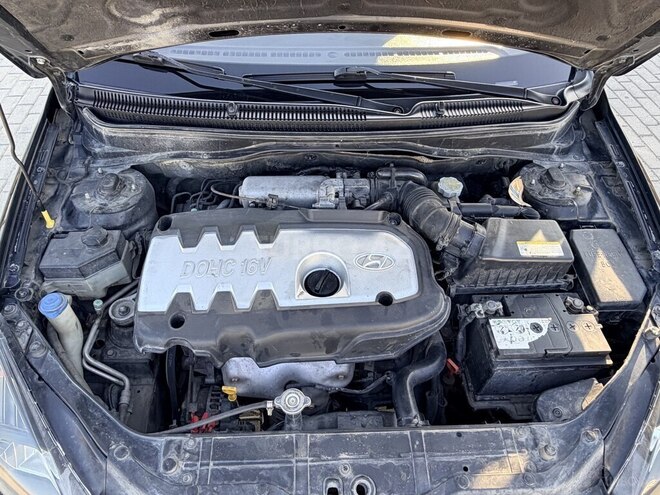 Hyundai Accent-8