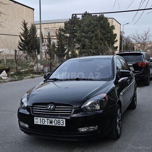 Hyundai Accent-11
