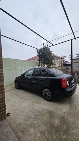 Hyundai Accent-13
