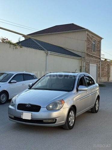 Hyundai Accent-2