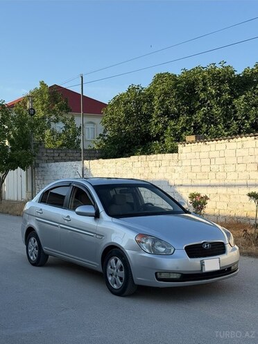 Hyundai Accent-3