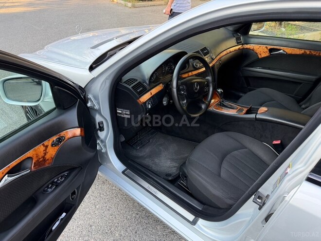 Mercedes E 280-9