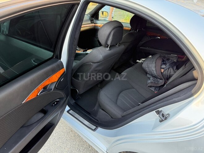 Mercedes E 280-6
