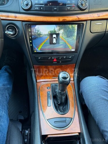 Mercedes E 280-11