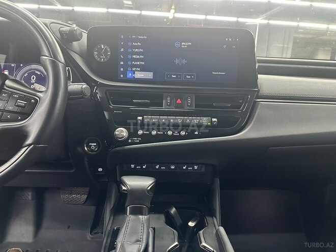 Lexus ES 300h-15