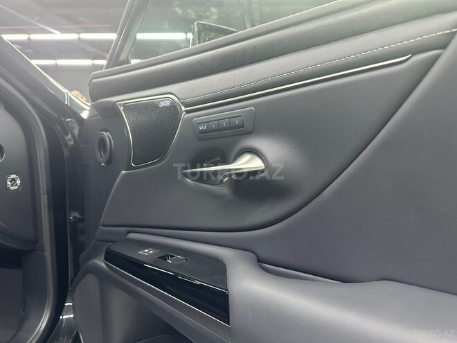 Lexus ES 300h-14