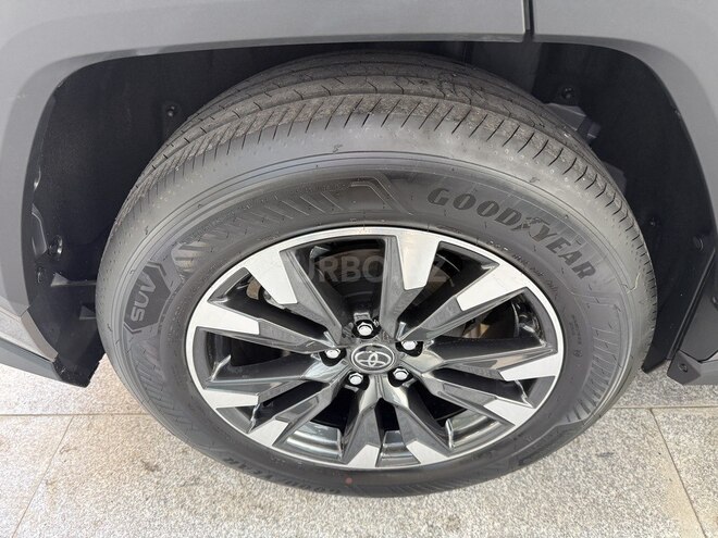 Toyota RAV4-13