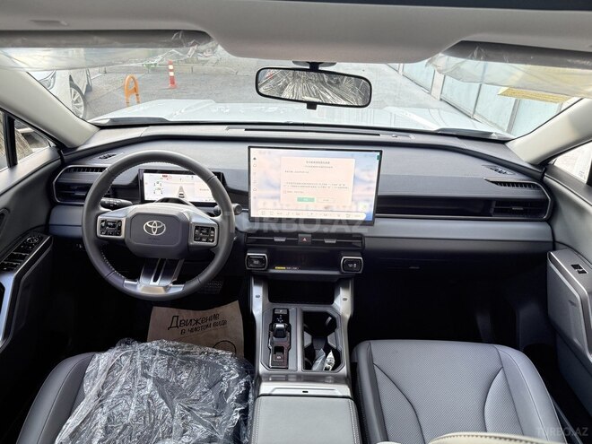 Toyota RAV4-8