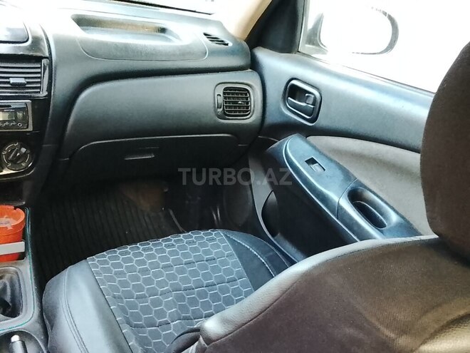 Nissan Sunny-6